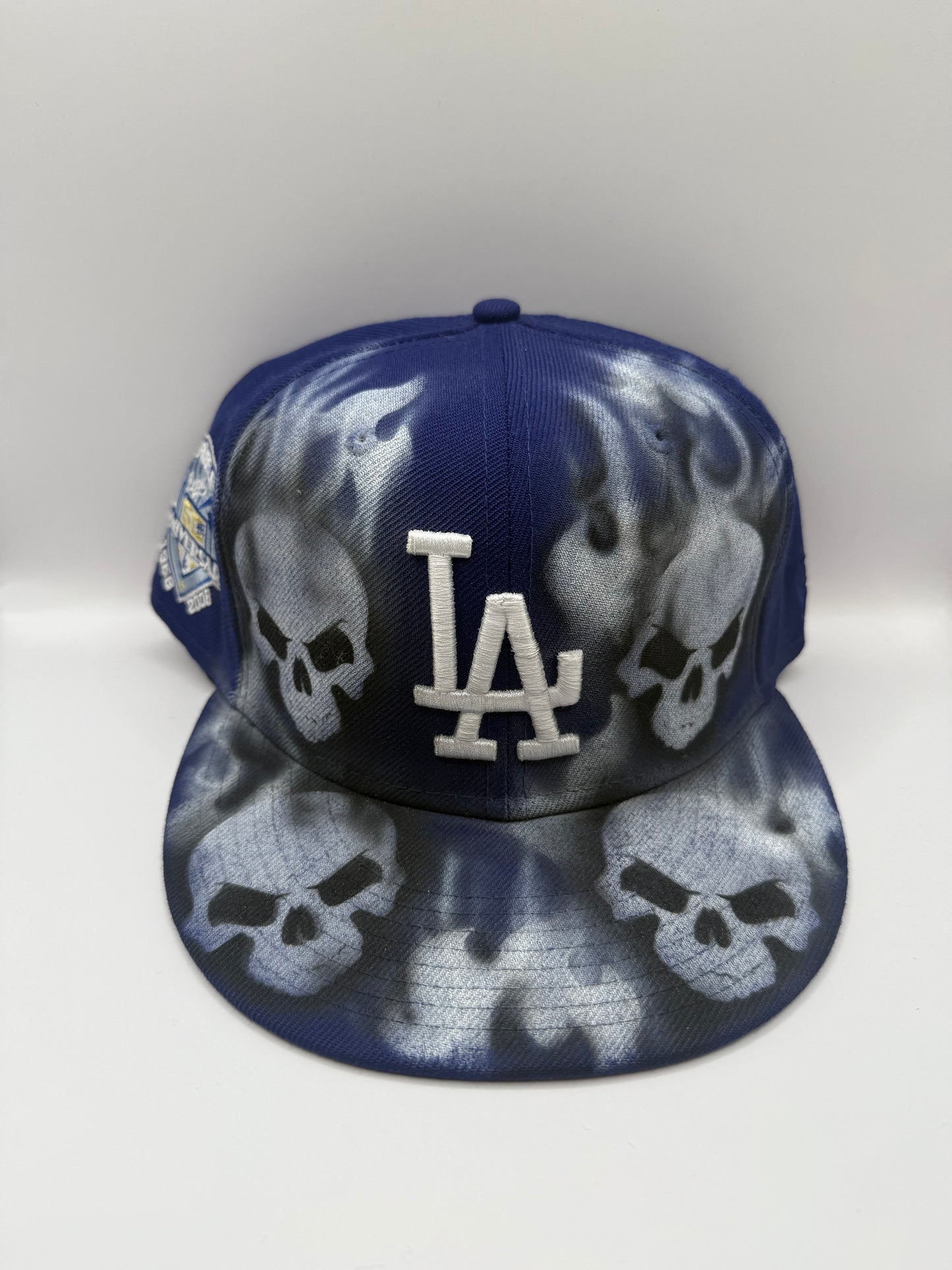 Size 8 LA Skulls Airbrush Fitted